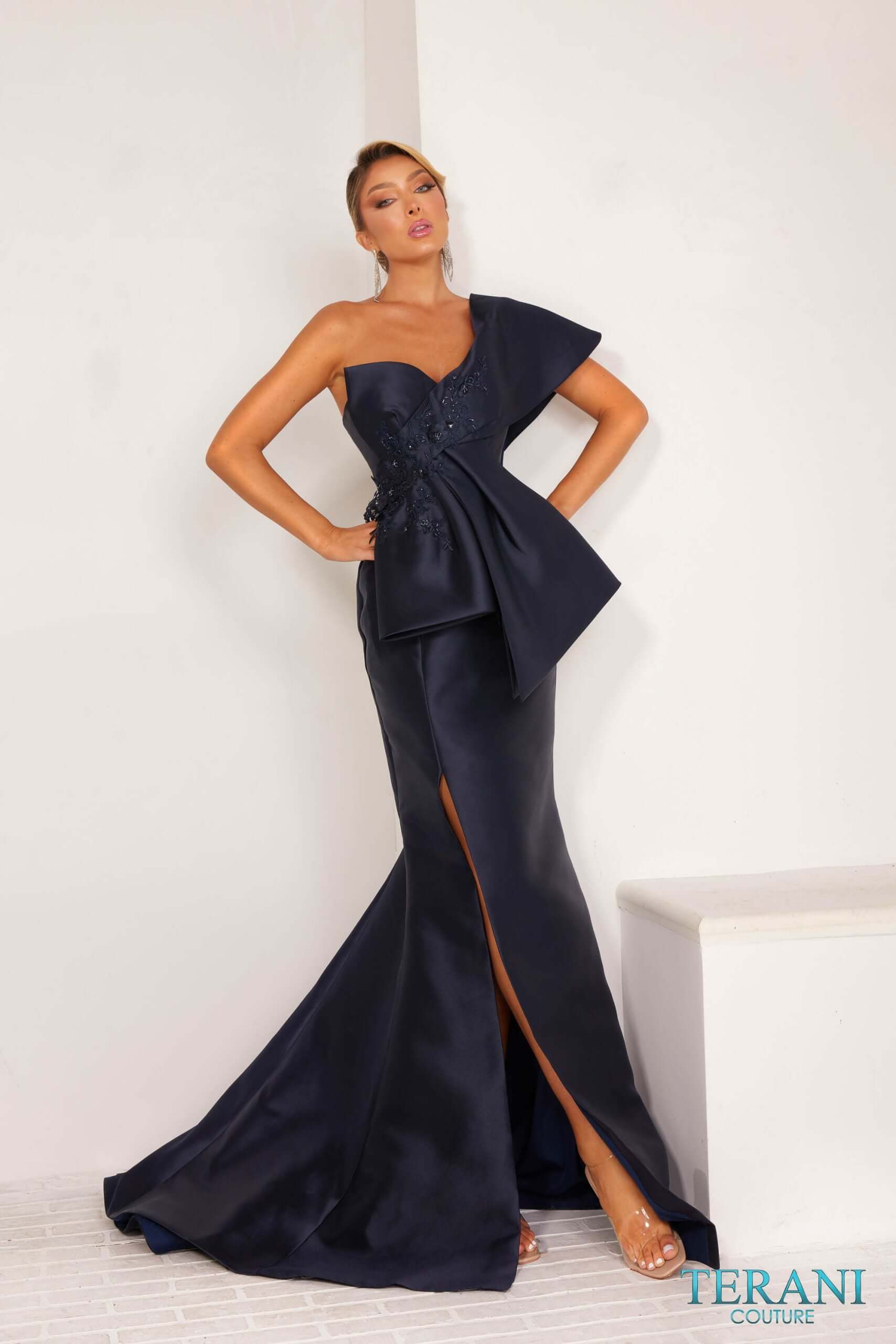 241E2468 TERANI Off-Shoulder Trumpet Asymmetrical Sparkly Column Evening Dress