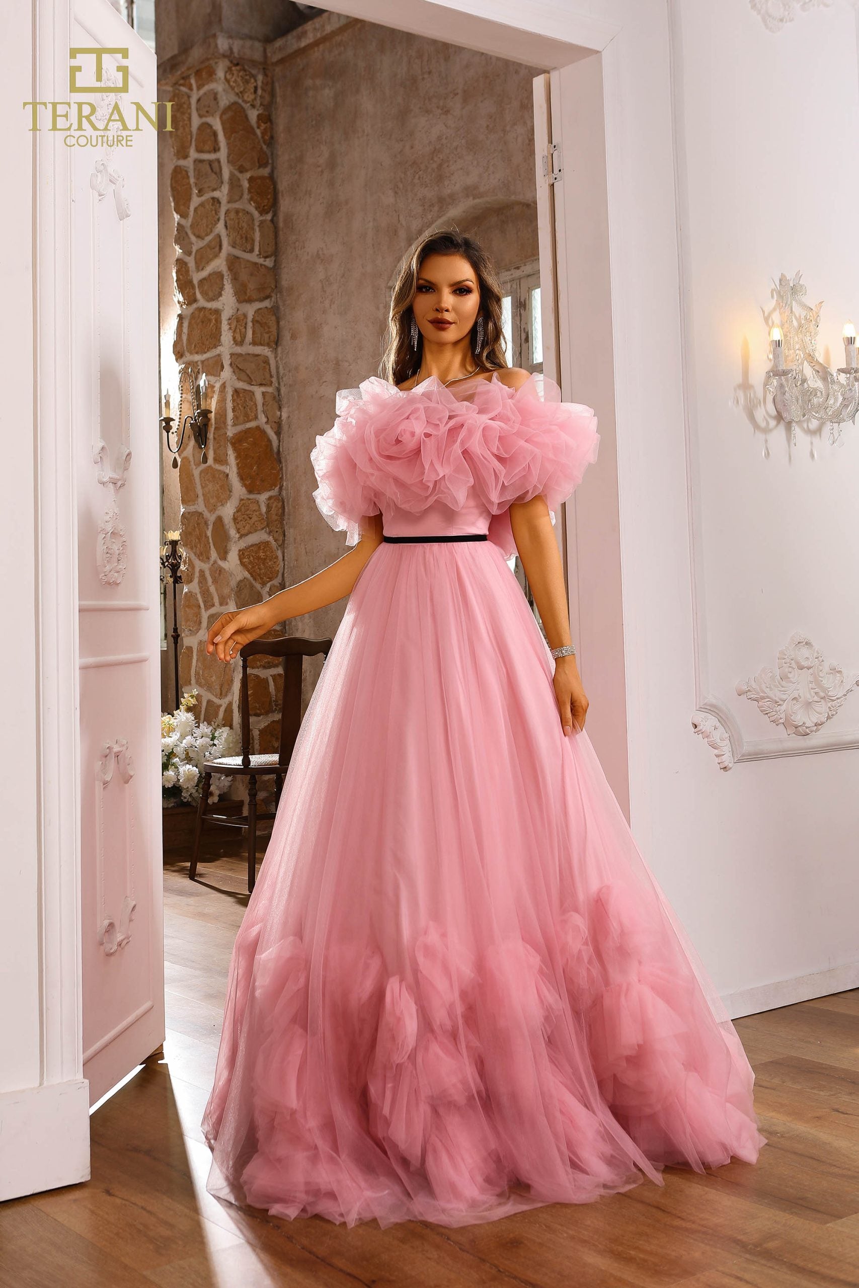 251P4090 TERANI Straight Neckline Sleeveless Tulle Ballgown