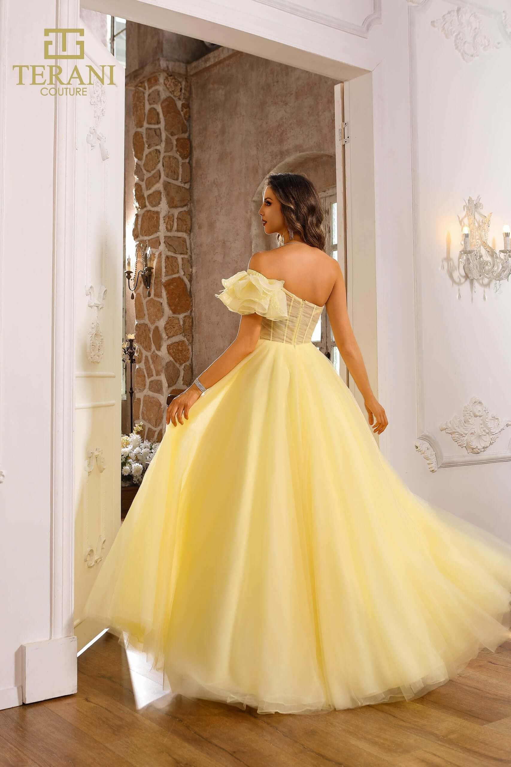 251P4074 TERANI Asymmetric Off-shoulder Tulle Ballgown Prom Dress