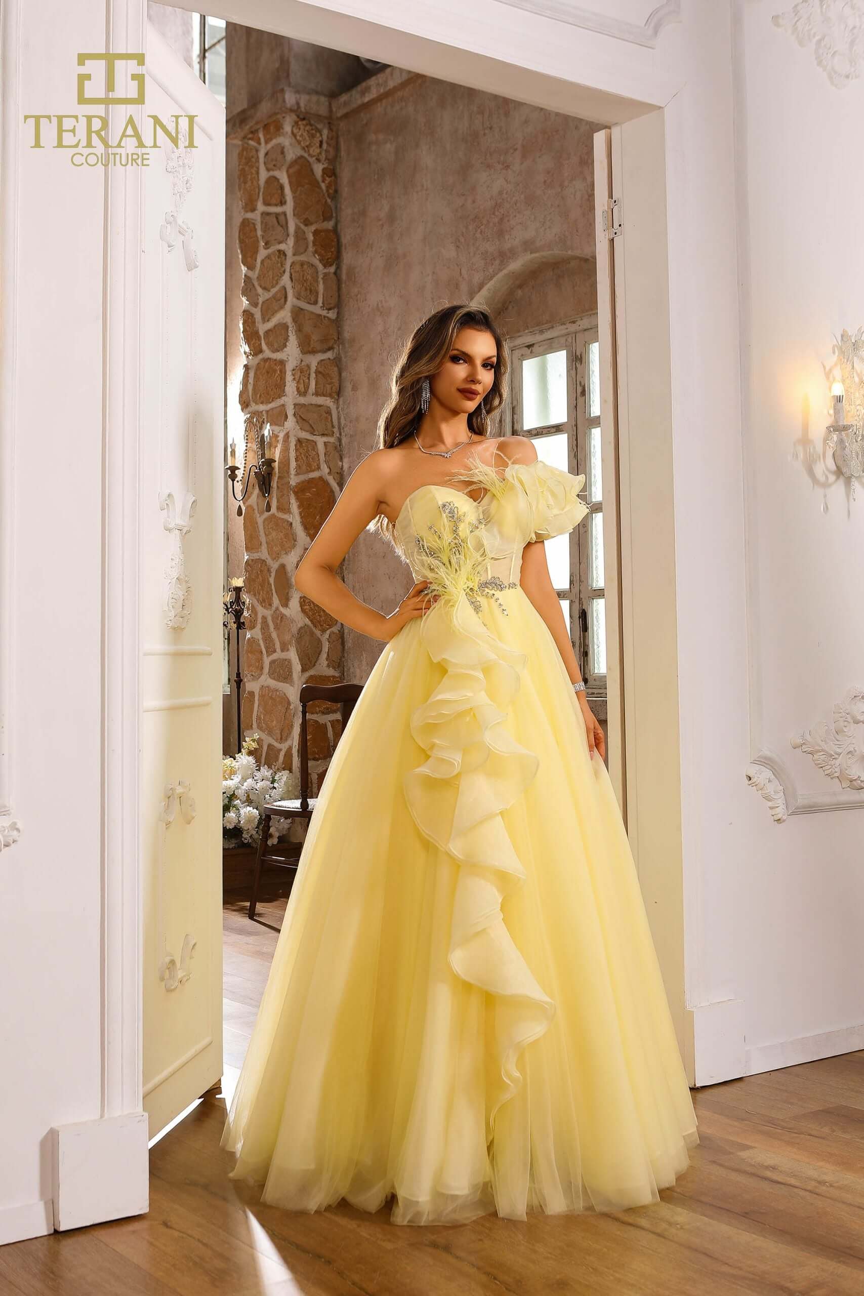 251P4074 TERANI Asymmetric Off-shoulder Tulle Ballgown Prom Dress